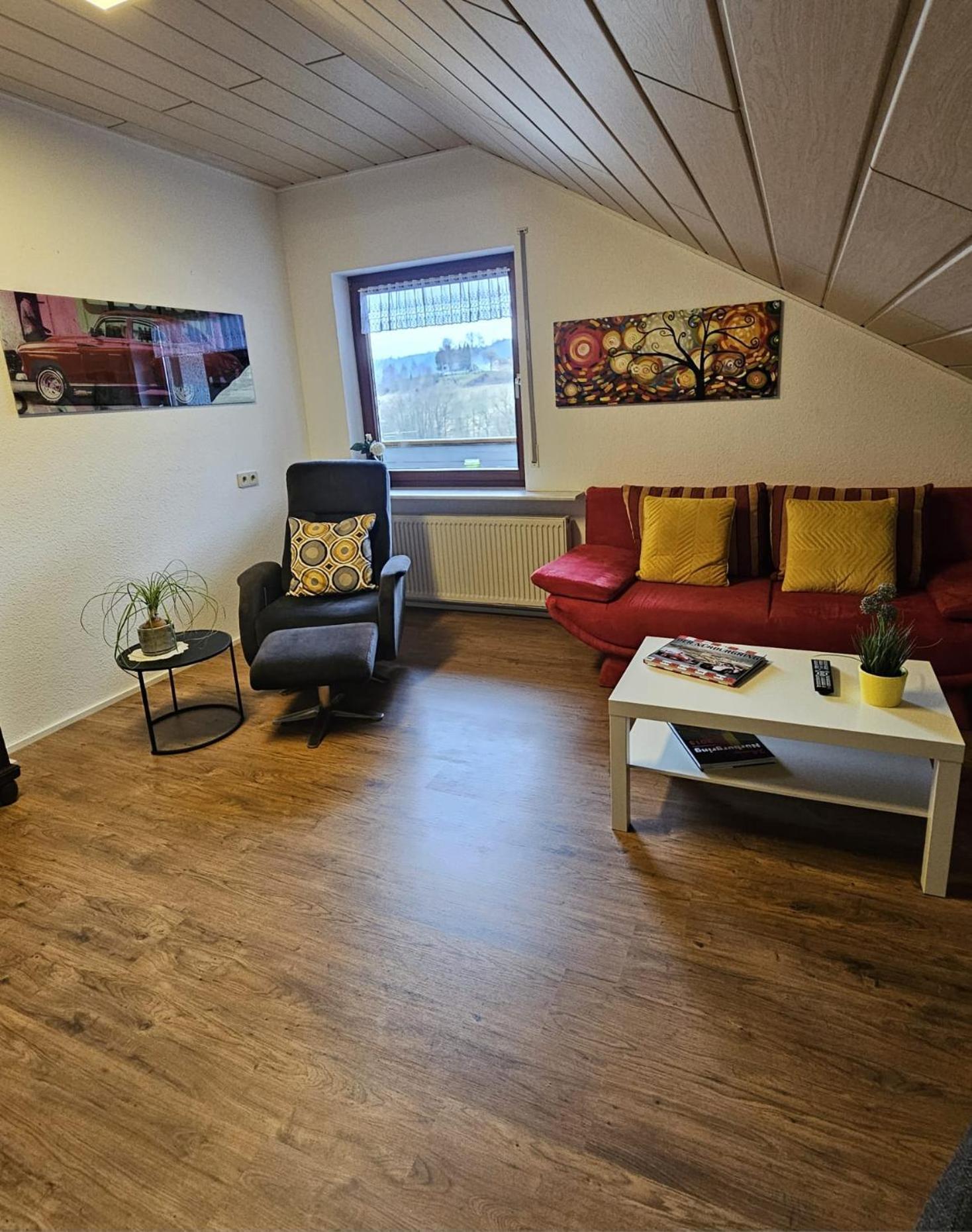 Am Lindenbaum, Ferienwohnung In Siebenbach Am Nuerburgring Luaran gambar